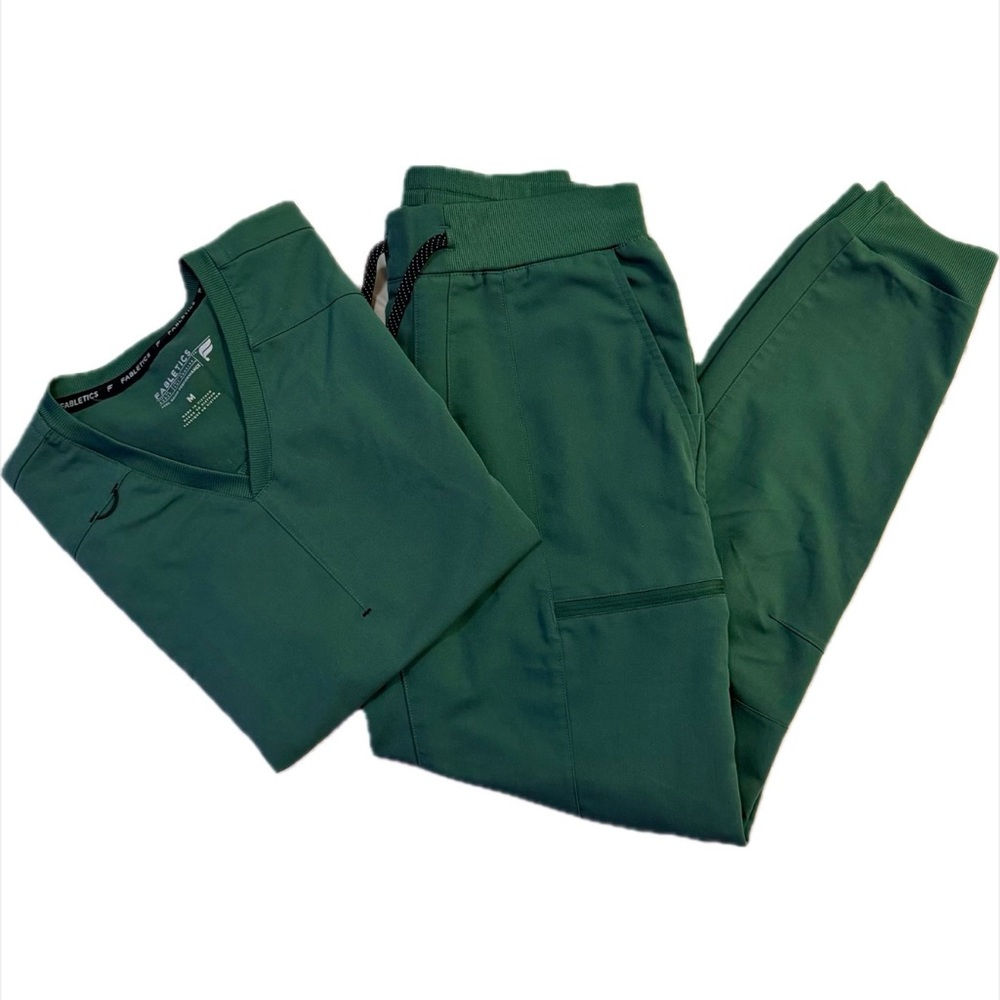 Fabletics Scrub Set